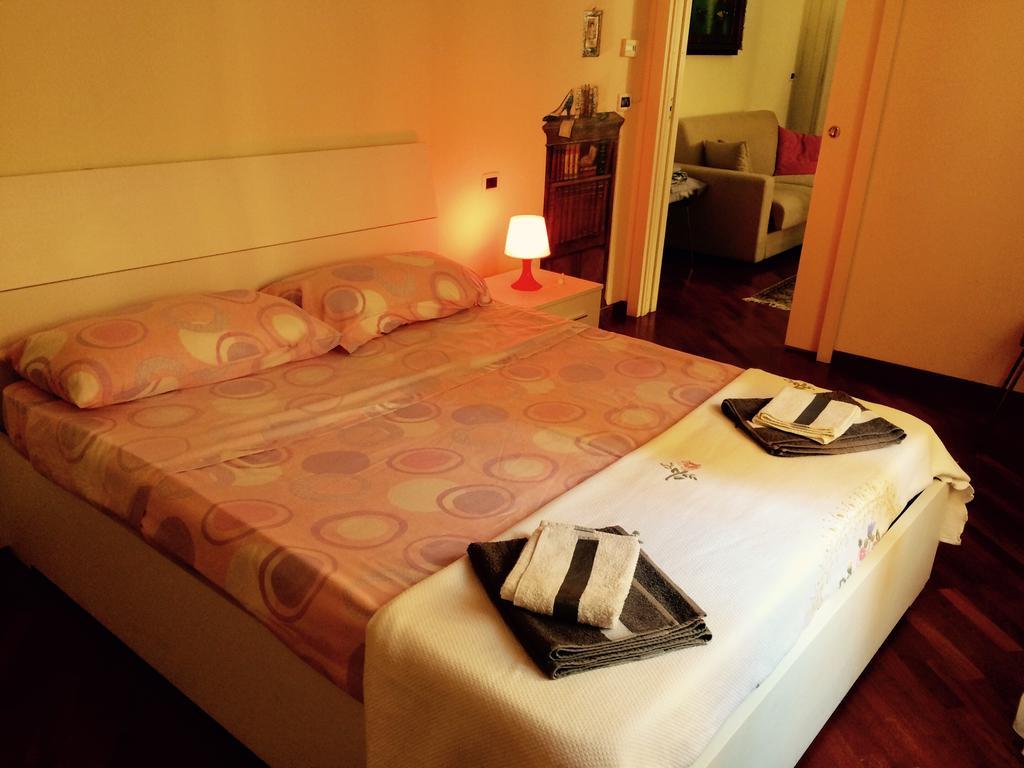 Apartamento Tl Palazzo Fantuzzi Bolonia Habitación foto